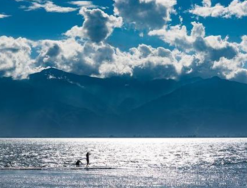 近年來，水資源污染嚴重，我們喝的水變成了怎樣？